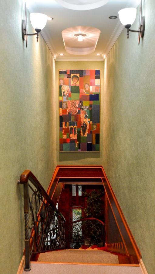 Hotel Old Town Kutaisi Quarto foto